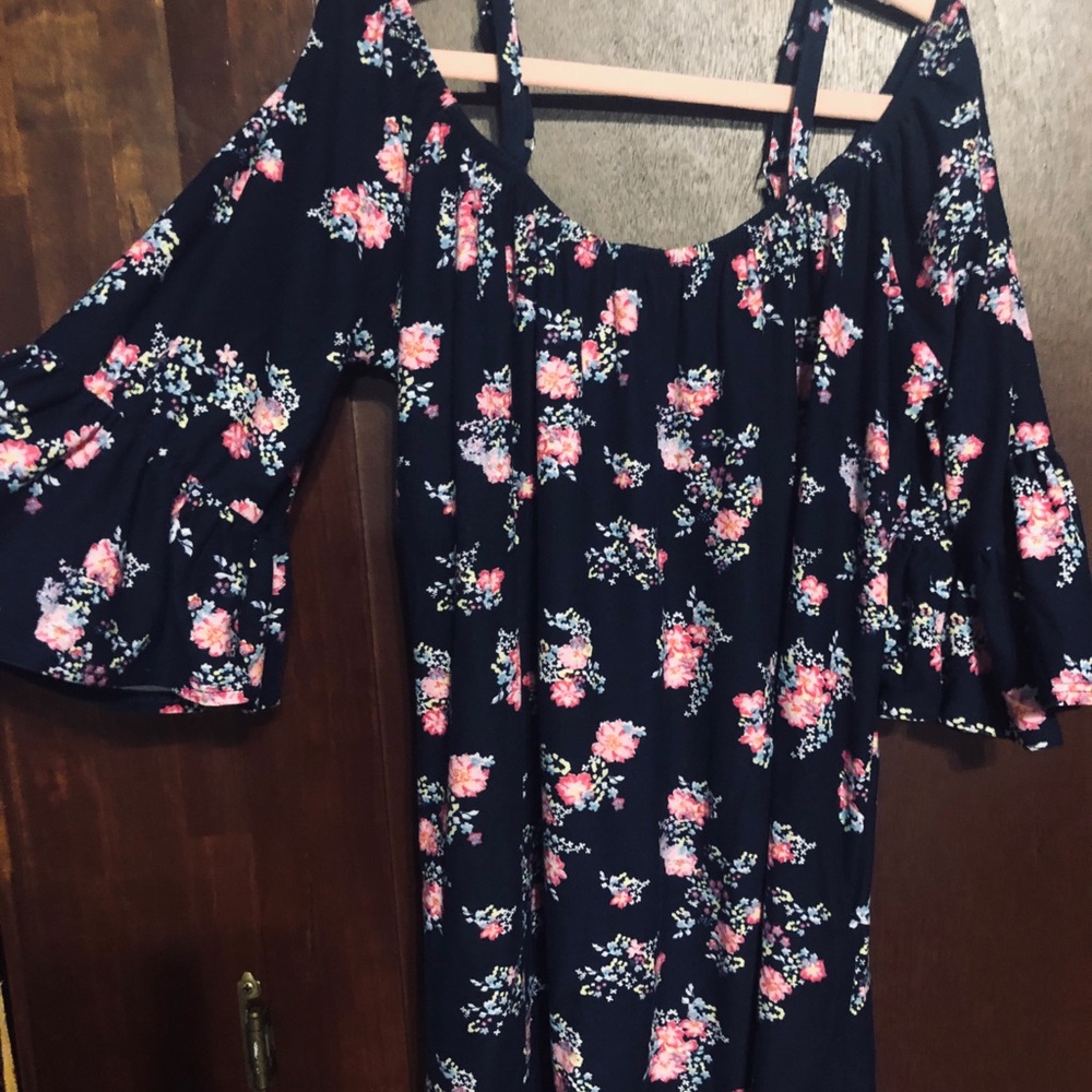 Cold shoulder top